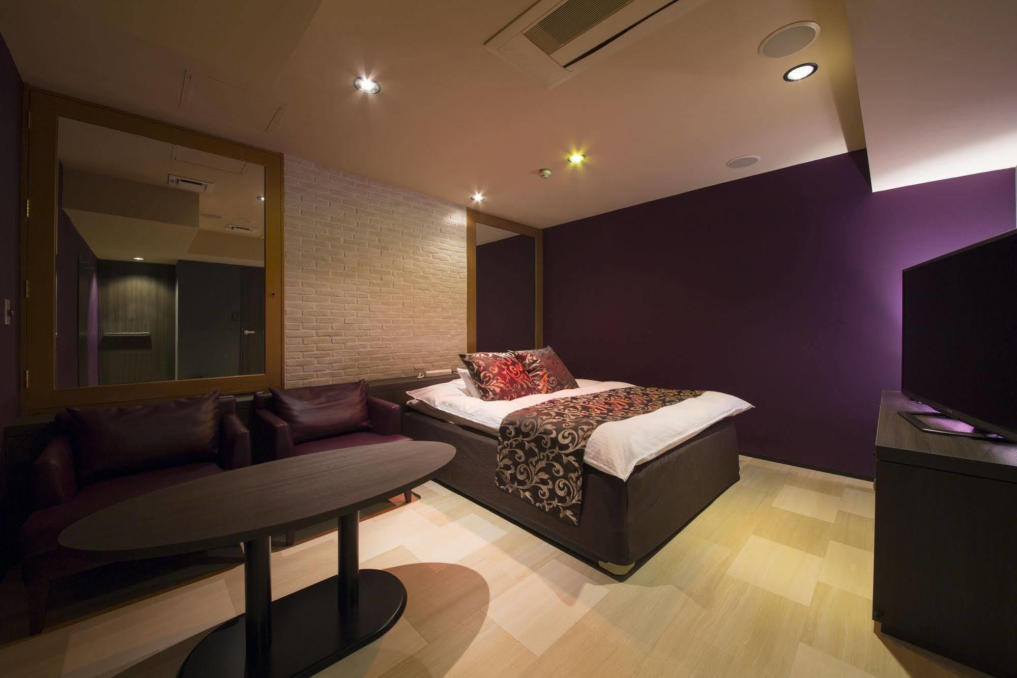 Hotel Beni East (Adults Only) Osaka Exterior photo